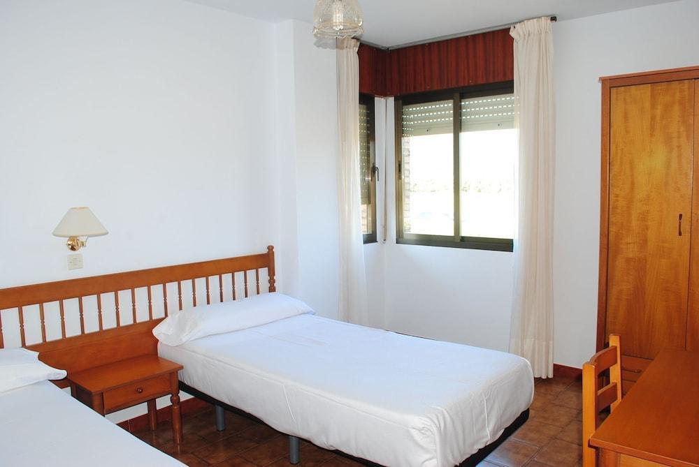 Apartamentos Suaces Ноха Екстериор снимка