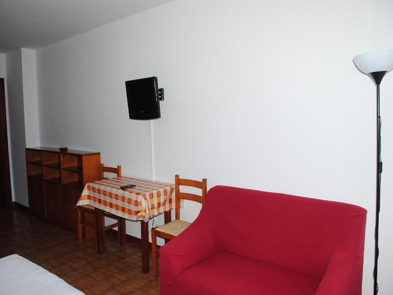 Apartamentos Suaces Ноха Екстериор снимка
