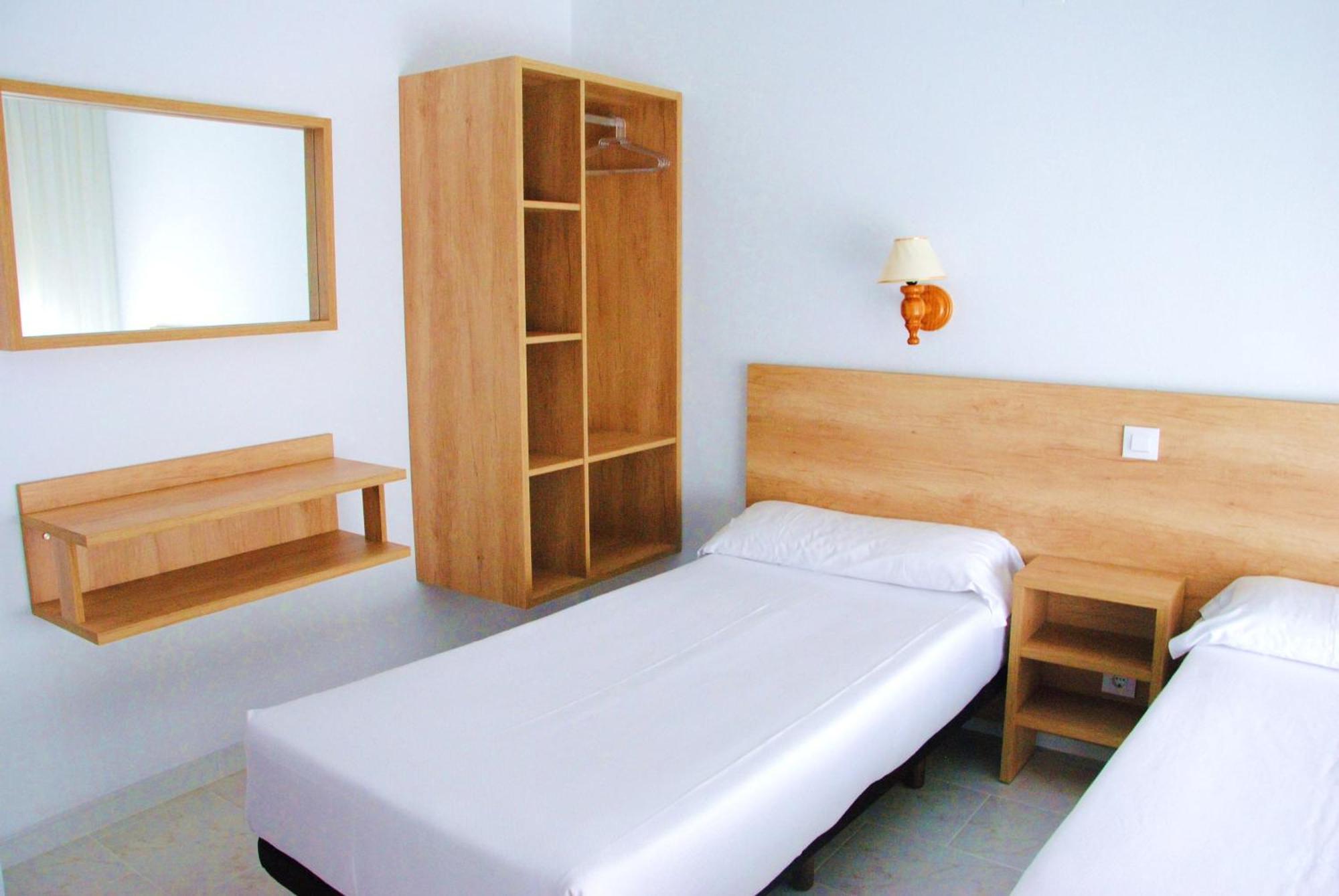 Apartamentos Suaces Ноха Екстериор снимка
