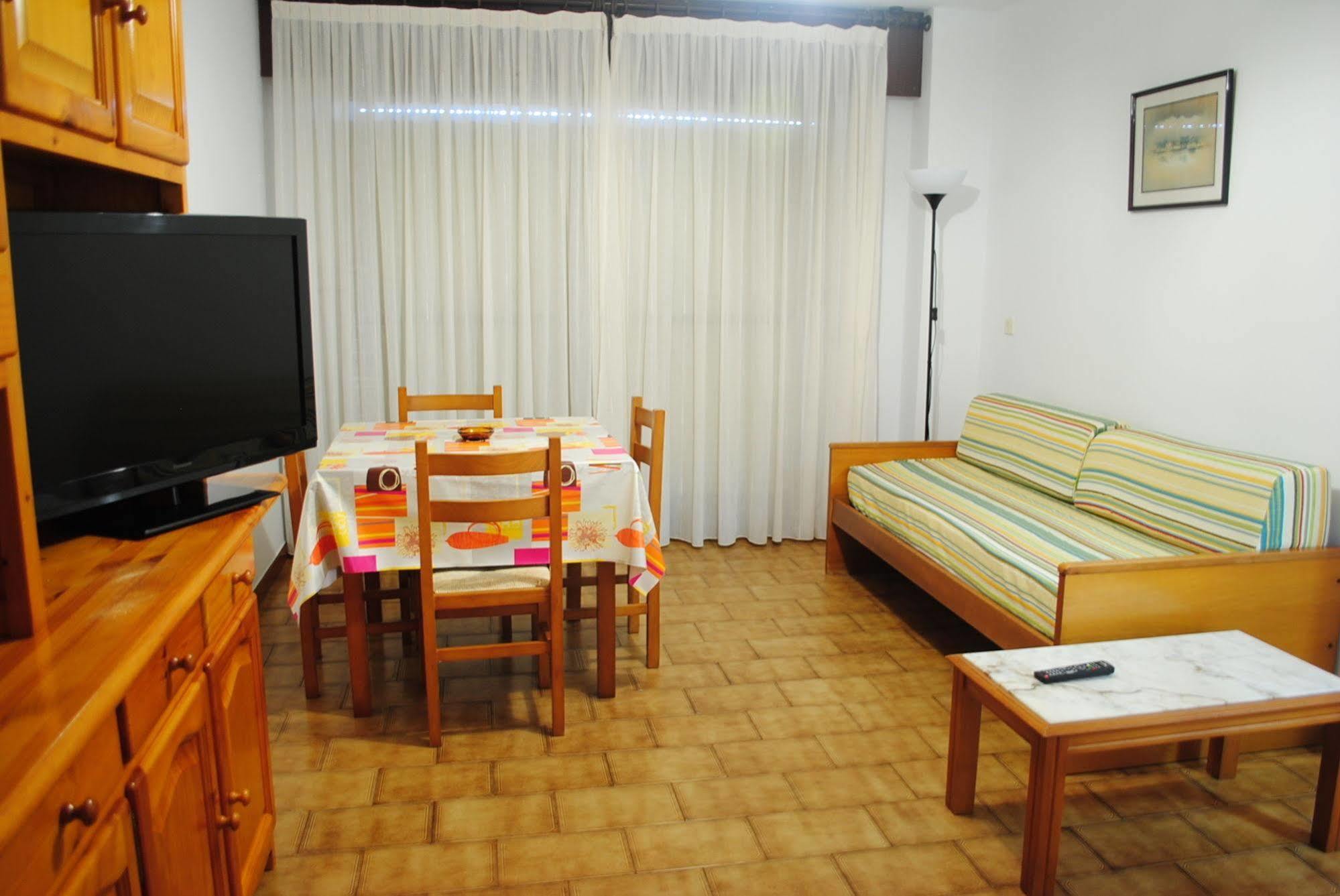 Apartamentos Suaces Ноха Екстериор снимка