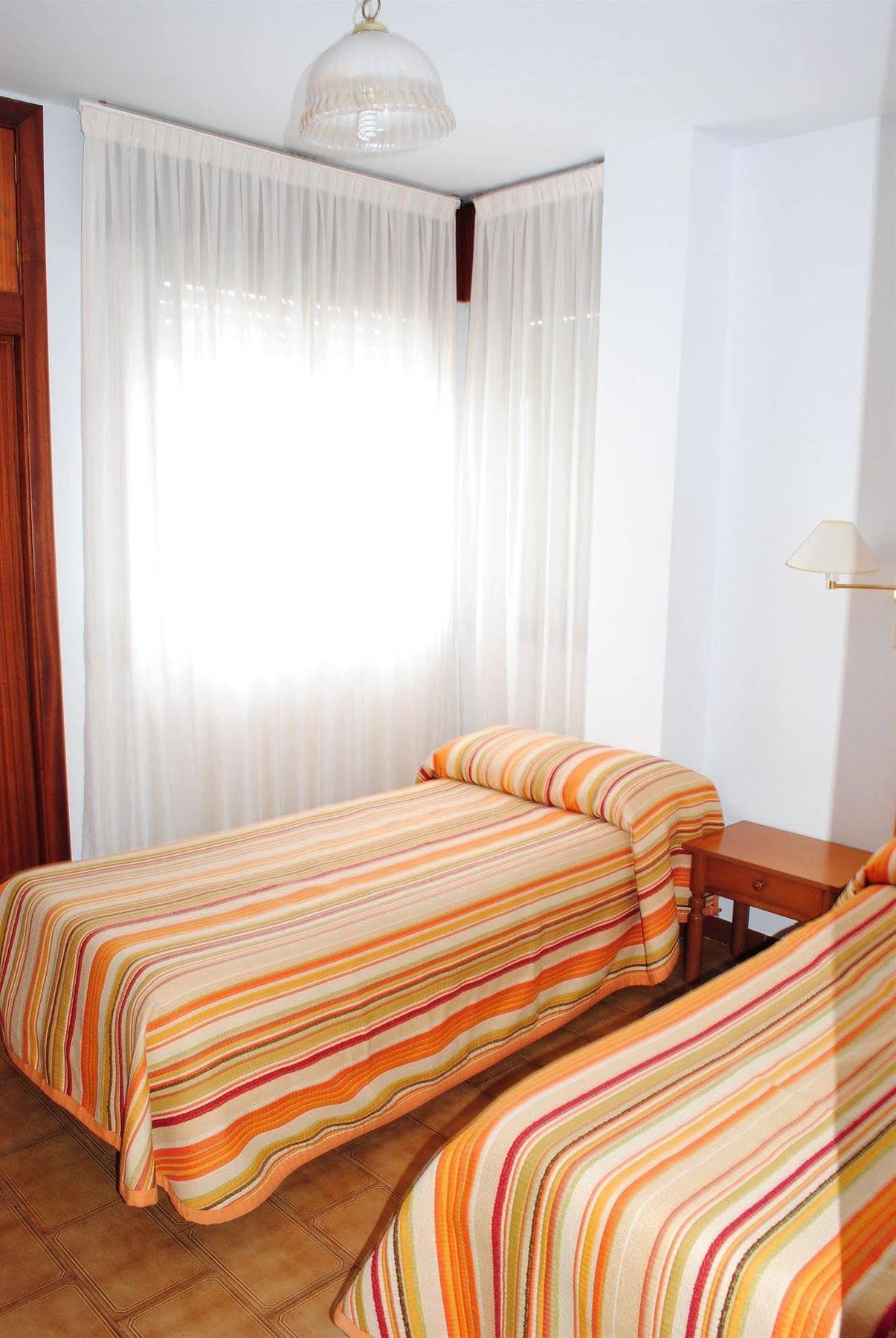 Apartamentos Suaces Ноха Екстериор снимка