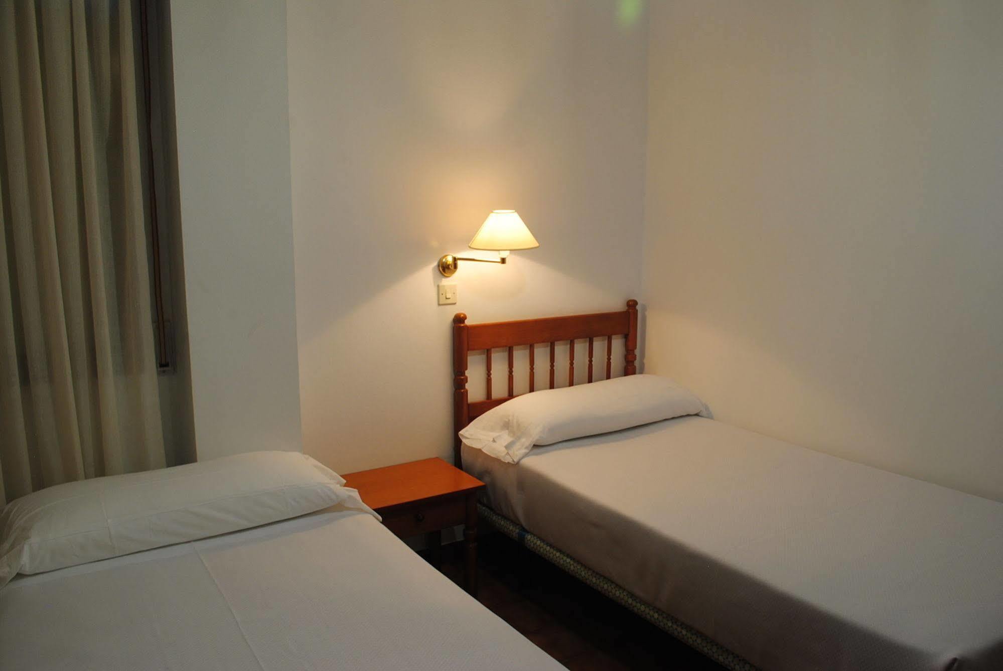 Apartamentos Suaces Ноха Екстериор снимка