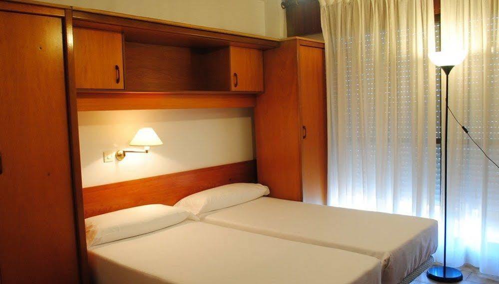 Apartamentos Suaces Ноха Екстериор снимка